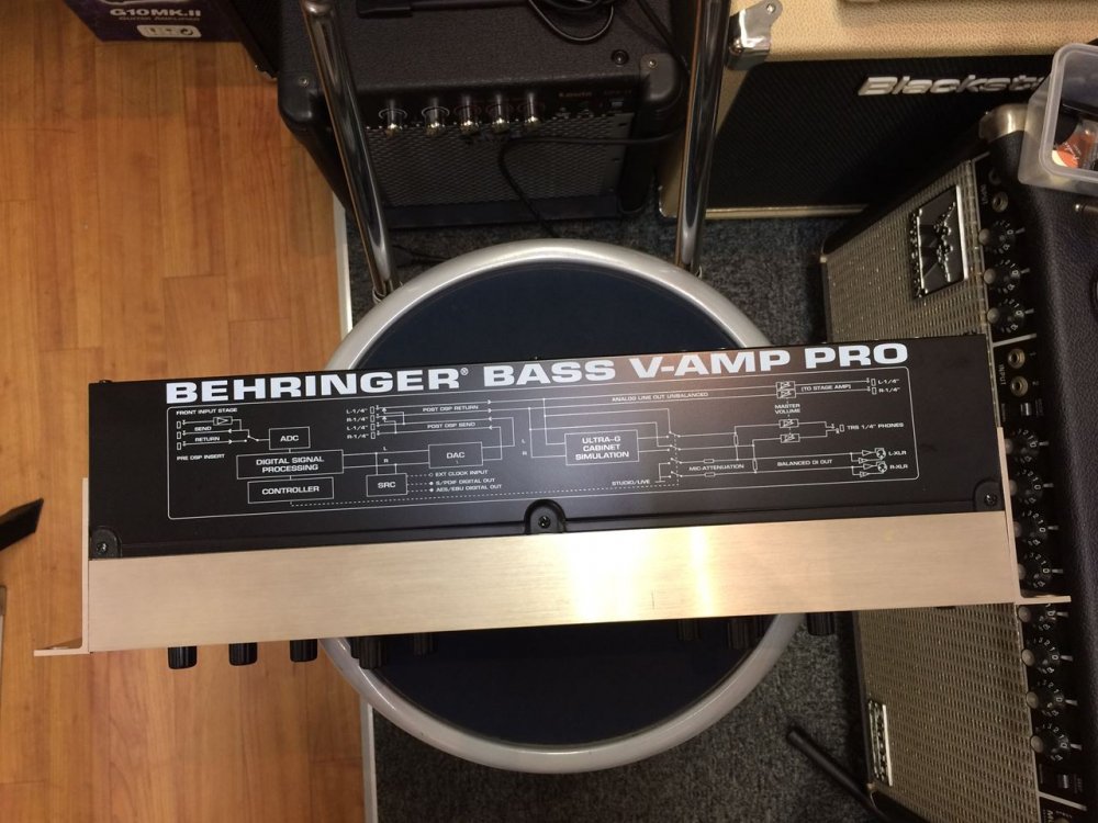 中古品 BEHRINGER BASS V-AMP PRO 美品 - Sunshine Guitar （サンシャインギター）- 奈良市のギター レッスン、販売、買取、修理はおまかせください