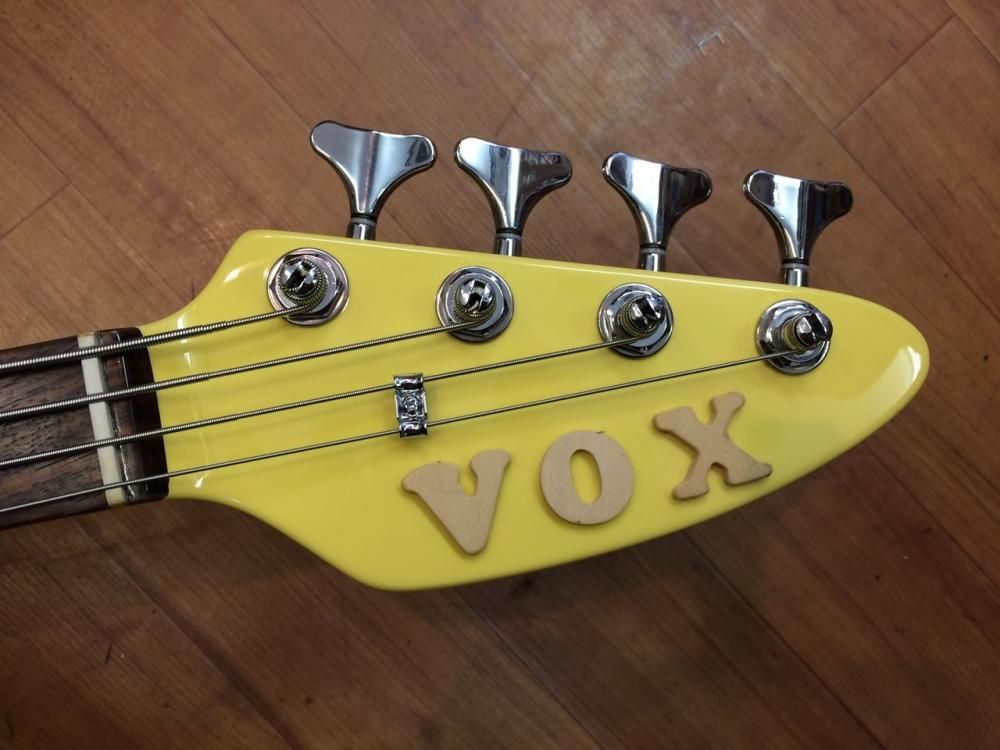 中古品 Teardrop Hollow Body Bass/ Refinish Mod ＊スプリング