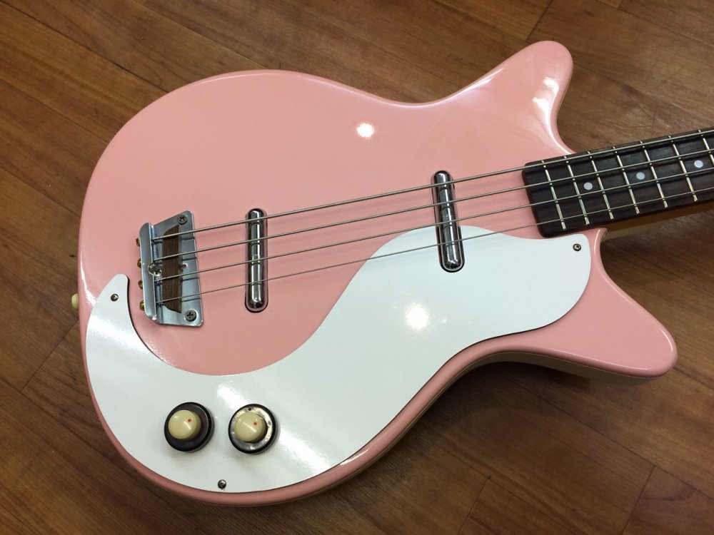 中古品 Danelectro DC59 Bass Pink - Sunshine Guitar （サンシャインギター）- 奈良市のギター レッスン、販売、買取、修理はおまかせください