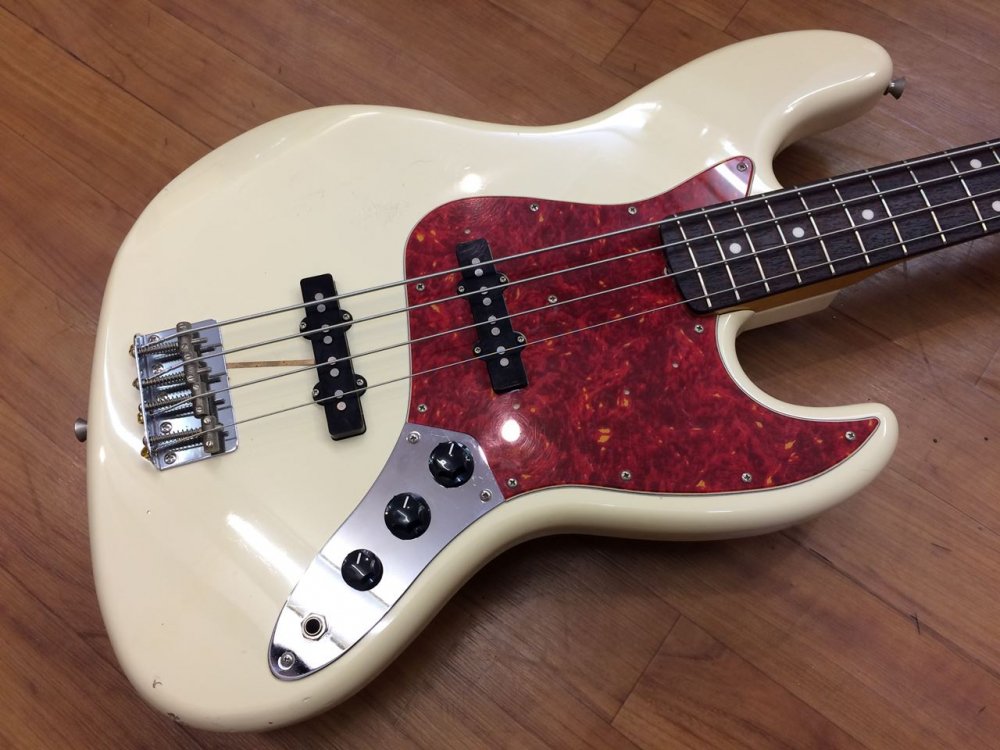 中古品 Fender Japan JB62-80 VWH w/ Fender U.S.A Pick Ups