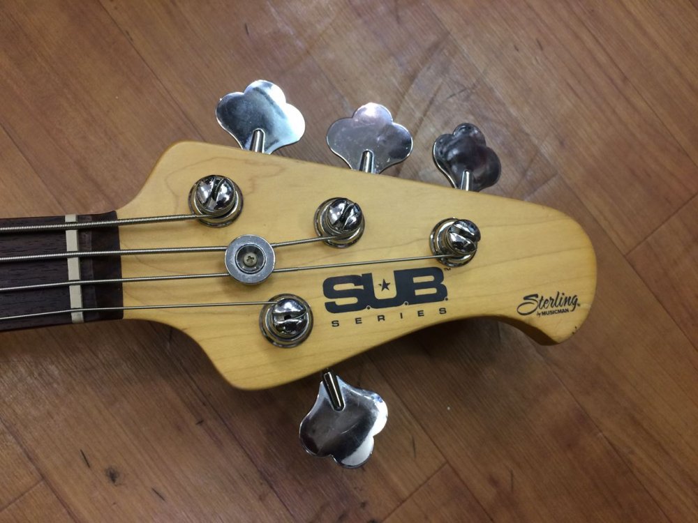 中古品 Sterling by MUSIC MAN S.U.B. Series Ray4 WH/R - Sunshine Guitar  （サンシャインギター）- 奈良市のギターレッスン、販売、買取、修理はおまかせください