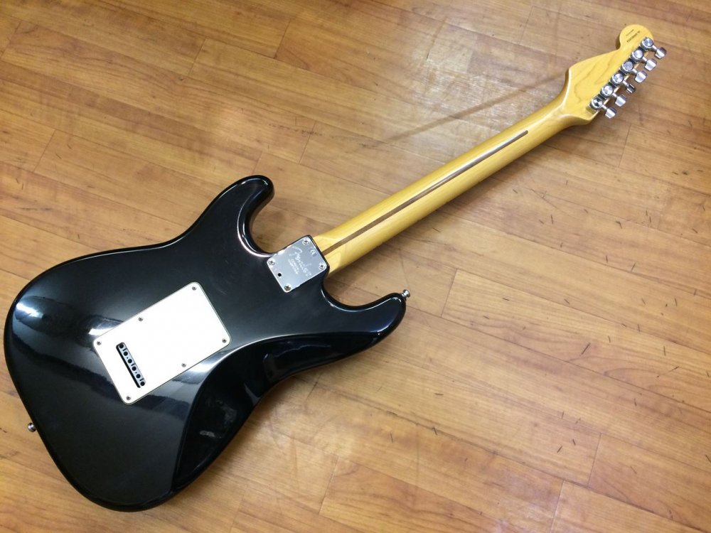 中古品 Fender USA American Deluxe Stratocaster Black / Maple
