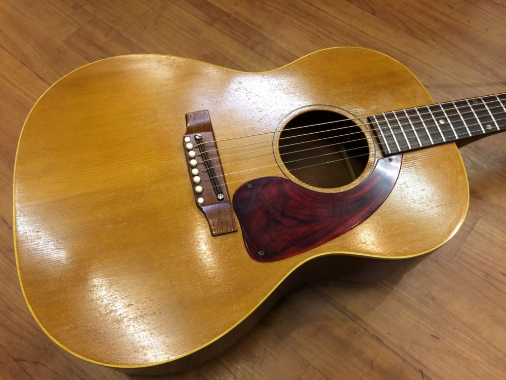 Gibson LG-0 Solid Spruce Top w/Ajustable Saddle 1968 - Sunshine