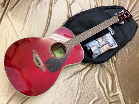 YAMAHA FS820 RR(Ruby Red)ビギナー7点セット(チューナー、カポタスト、ピックなど)付き! - Sunshine Guitar 奈良市・生駒市でのギターのレッスン・販売・買取・修理のご相談は サンシャインギターへ♪無料体験レッスンやってます♪
