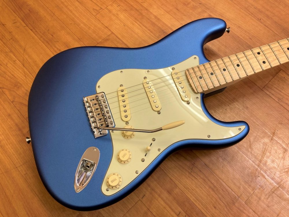 中古品 Fender American Performer Stratocaster Satin Lake Placid