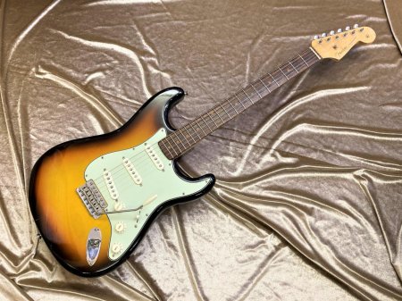 中古品 Fender American Vintage '59 Stratocaster 3 Color Sunburst