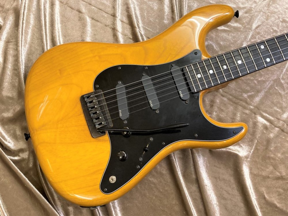 中古品 Valley Arts M Series ST Type w/EMG SA - Sunshine Guitar