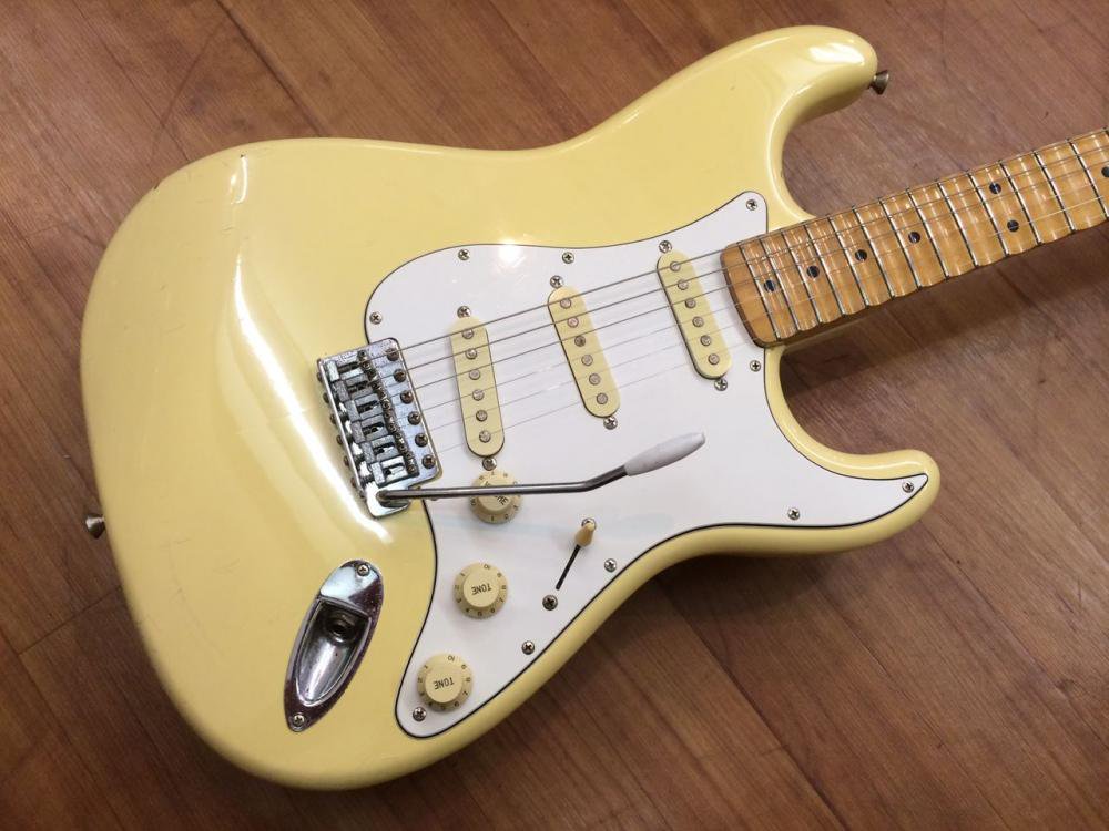 中古品 Fender Japan ST72-80SC スキャロップ・ネック