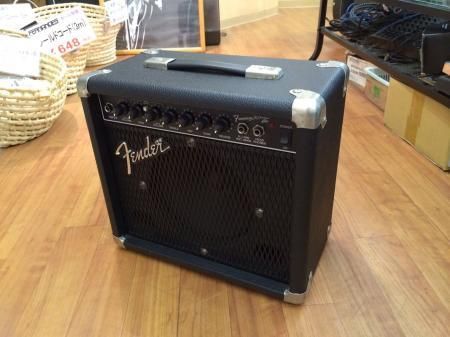 中古品 Fender Frontman 15R リバーブ付き ギターアンプ - 奈良市の 