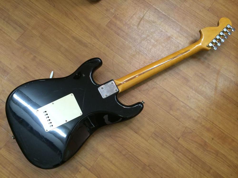 中古品 FERNANDES FST ストラトタイプ 石ロゴ - 奈良市のギター
