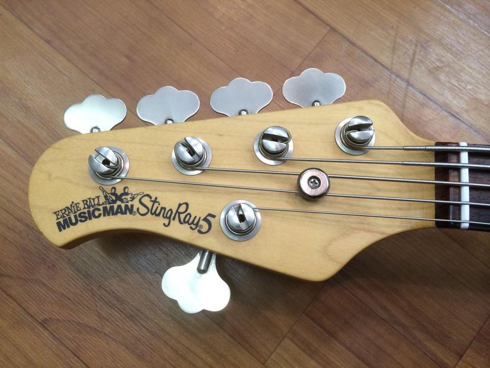 中古品 Musicman Sting Ray 5-Strings(5弦） Left Handed Bass - 奈良市のギターショップ  “Sunshine Guitar” -サンシャインギター 高価買取します！