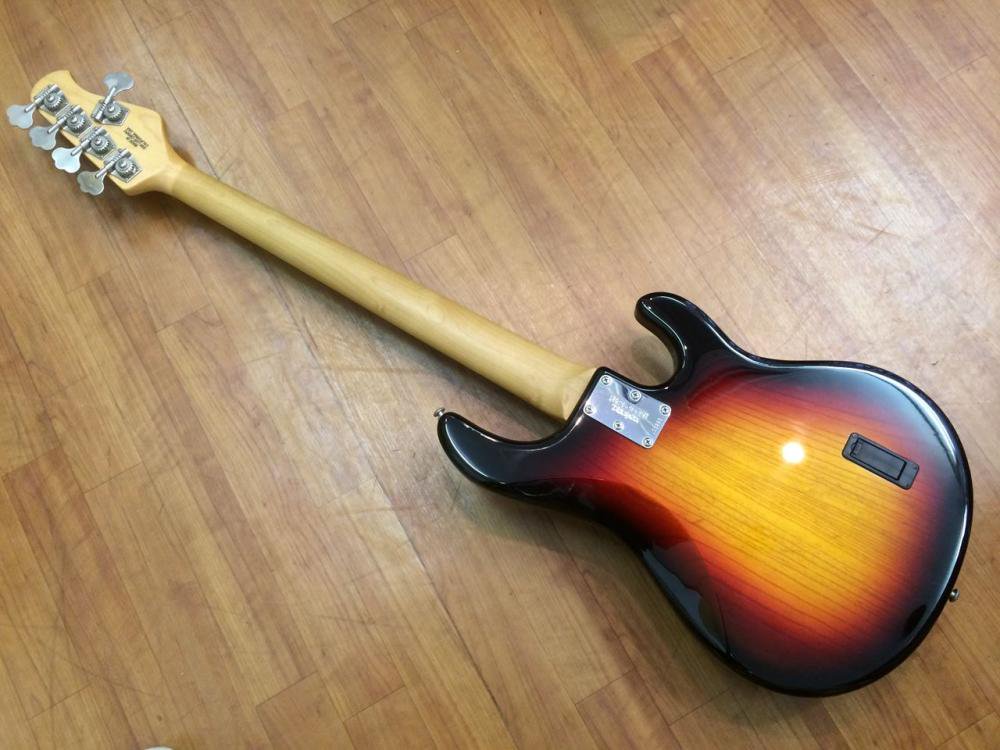 中古品 Musicman Sting Ray 5-Strings(5弦） Left Handed Bass - 奈良市のギターショップ  “Sunshine Guitar” -サンシャインギター 高価買取します！