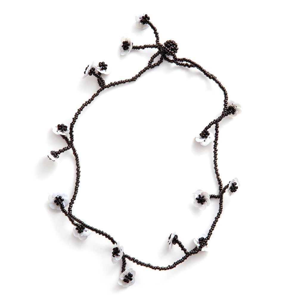 FLOWER FIELD NECKLACE BLACK WHITE - designsix ONLINE SHOP