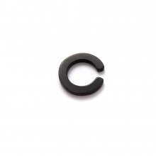 C EAR CUFF BLACK