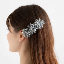 <img class='new_mark_img1' src='https://img.shop-pro.jp/img/new/icons8.gif' style='border:none;display:inline;margin:0px;padding:0px;width:auto;' />POM POM BARRETTE SILVER