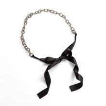 <img class='new_mark_img1' src='https://img.shop-pro.jp/img/new/icons8.gif' style='border:none;display:inline;margin:0px;padding:0px;width:auto;' />BE CHAIN MULTI HAIRBAND SHINY SLATE SILVER