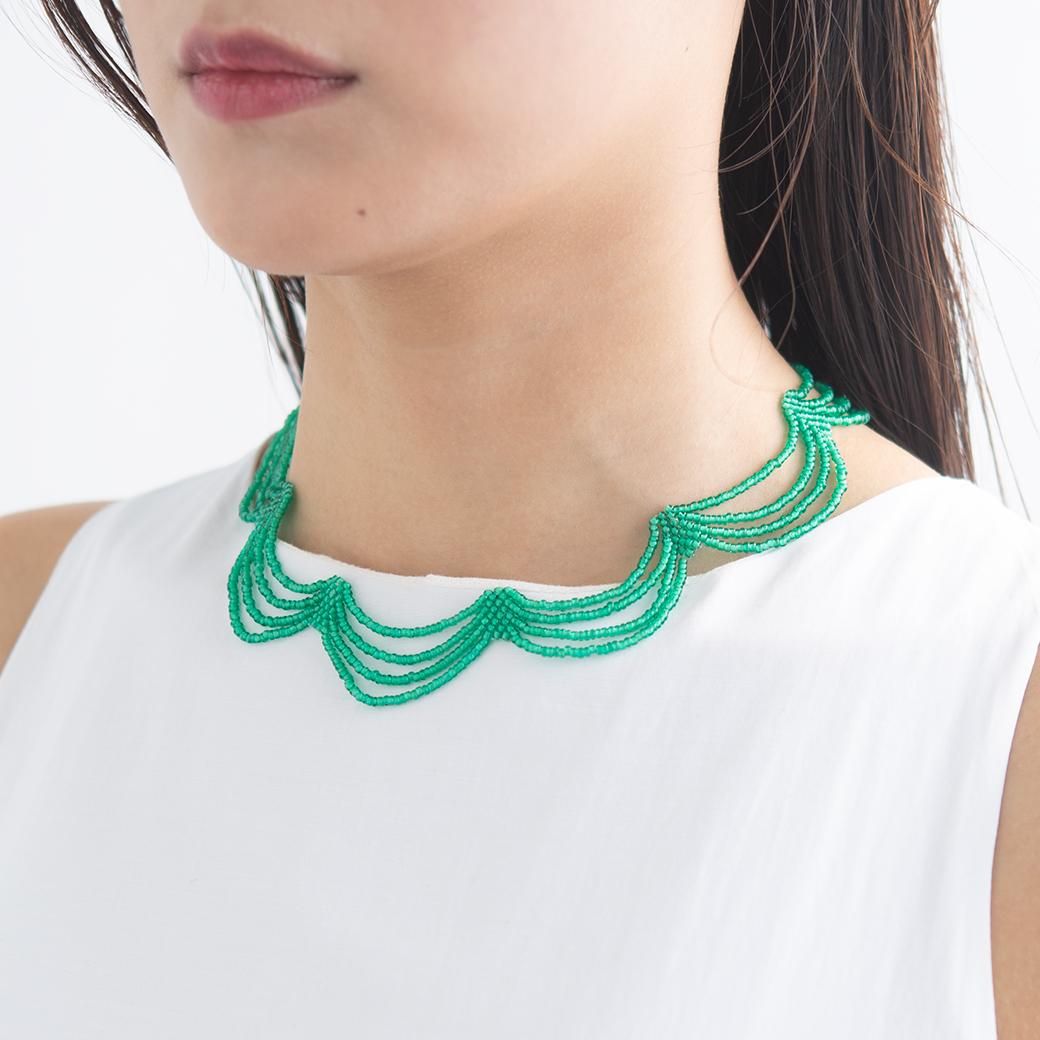 HALF JADE NECKLACE CLEAR EMERALD GREEN - designsix ONLINE SHOP