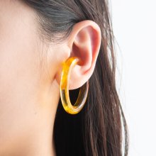 <img class='new_mark_img1' src='https://img.shop-pro.jp/img/new/icons8.gif' style='border:none;display:inline;margin:0px;padding:0px;width:auto;' />LOOP EAR CUFF CLEAR AMBER