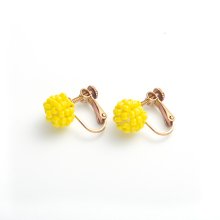 <img class='new_mark_img1' src='https://img.shop-pro.jp/img/new/icons8.gif' style='border:none;display:inline;margin:0px;padding:0px;width:auto;' />SEED EARRING MUSTARD