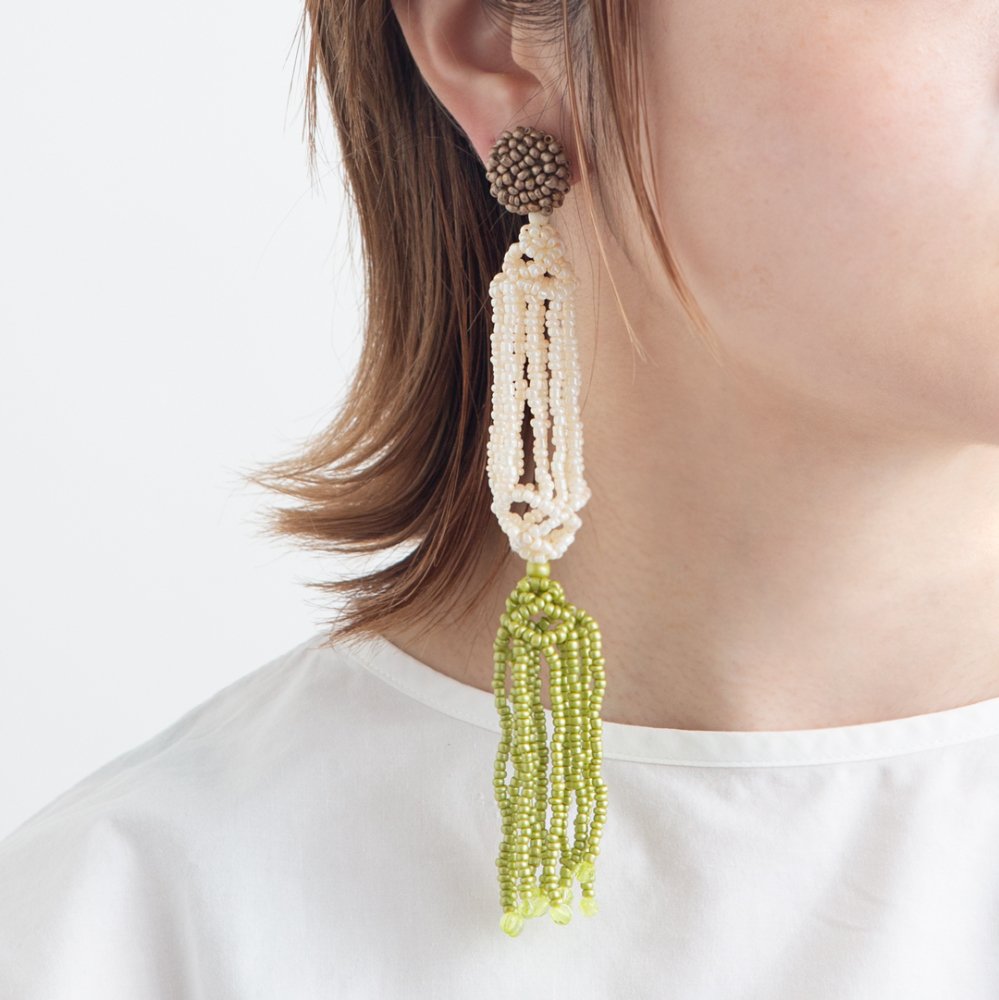 TASSEL EARRING IVORY LEAFGREEN - designsix ONLINE SHOP