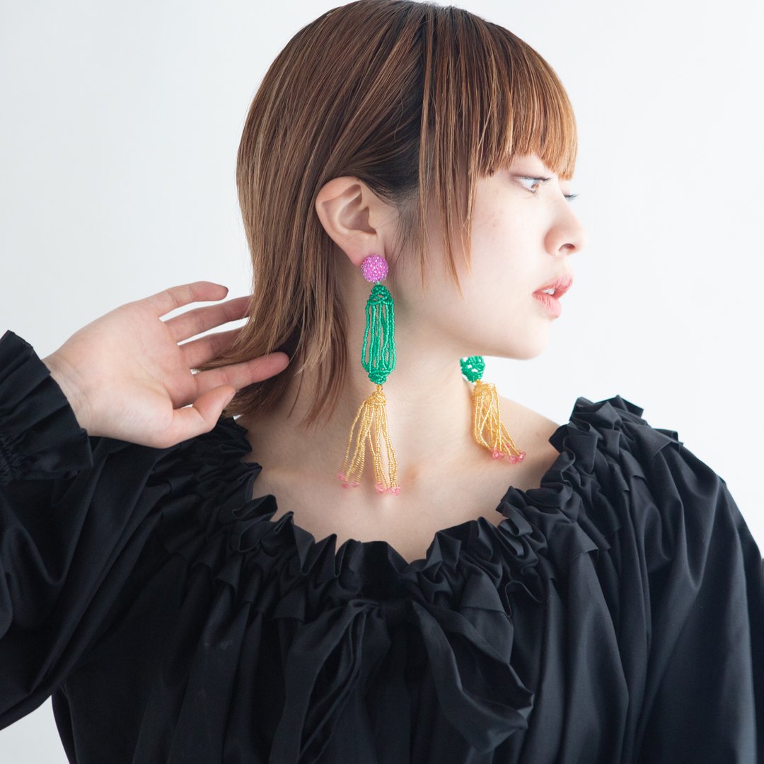 TASSEL EARRING EMERALD GREEN GOLD - designsix ONLINE SHOP