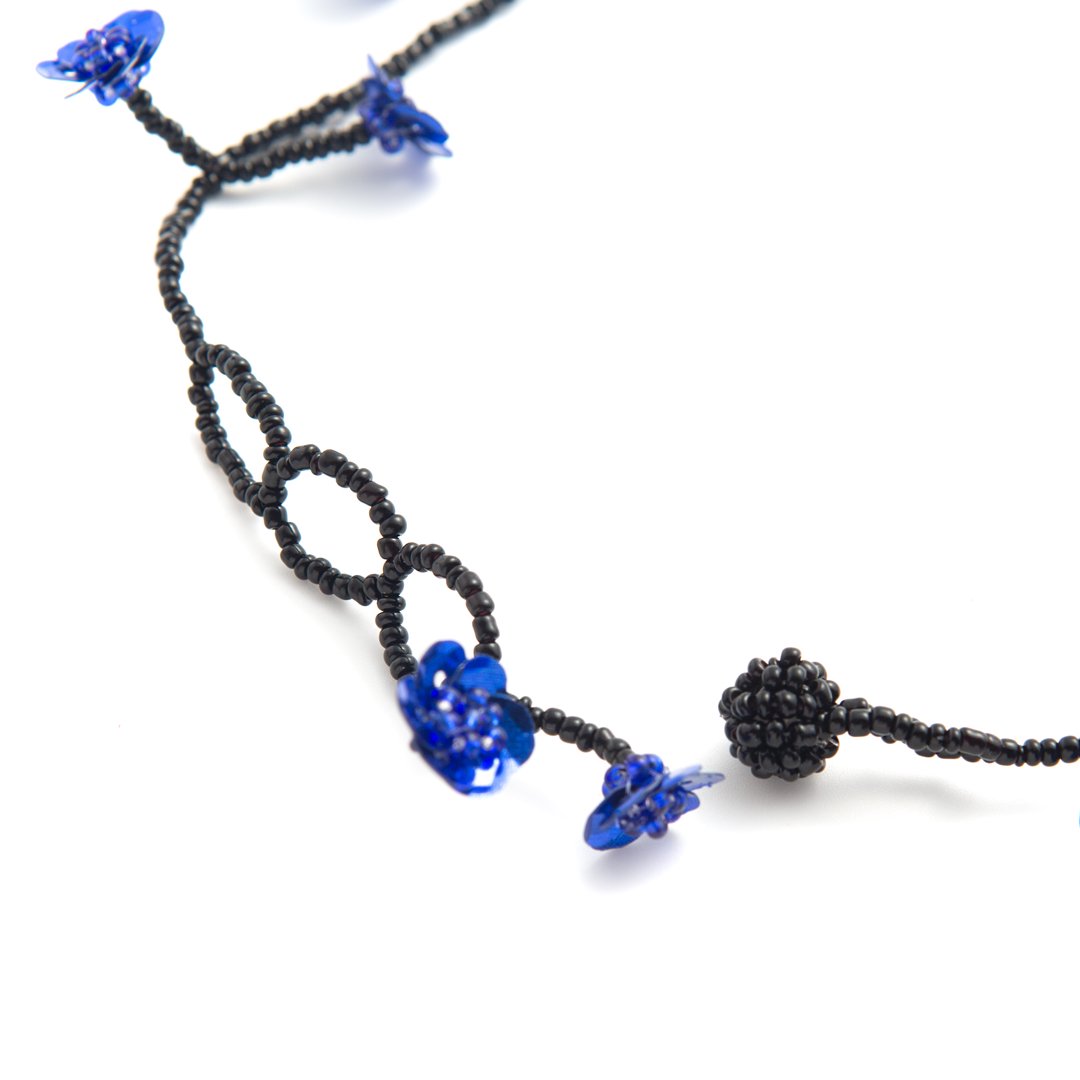 FLOWER FIELD NECKLACE BLACK ROYAL BLUE - designsix ONLINE SHOP