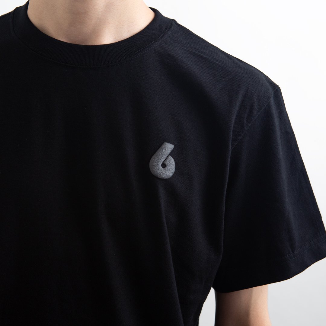 SIX T-SHIRT BLACK × BLACK - designsix ONLINE SHOP