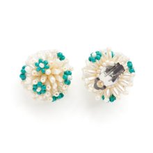 <img class='new_mark_img1' src='https://img.shop-pro.jp/img/new/icons8.gif' style='border:none;display:inline;margin:0px;padding:0px;width:auto;' />FLOWER NOVA EARRING IVORY DEEP TURQUOISE