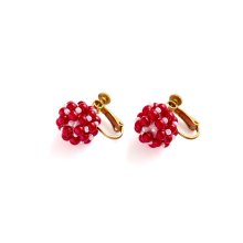 <img class='new_mark_img1' src='https://img.shop-pro.jp/img/new/icons8.gif' style='border:none;display:inline;margin:0px;padding:0px;width:auto;' />PETITE PEARL EARRING RED PEARL MILKY WHITE