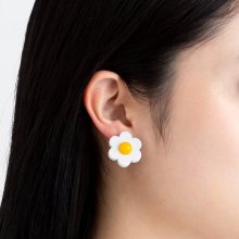 <img class='new_mark_img1' src='https://img.shop-pro.jp/img/new/icons8.gif' style='border:none;display:inline;margin:0px;padding:0px;width:auto;' />LARGE GERA EARRING  WHITE YELLOW