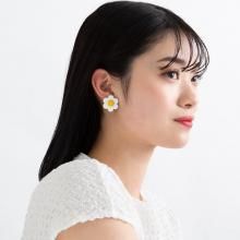 LARGE GERA EARRING  WHITE YELLOW
