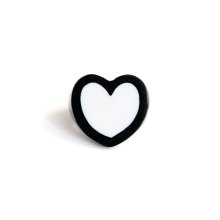 <img class='new_mark_img1' src='https://img.shop-pro.jp/img/new/icons8.gif' style='border:none;display:inline;margin:0px;padding:0px;width:auto;' />DOUBLE HEART RING BLACK WHITE