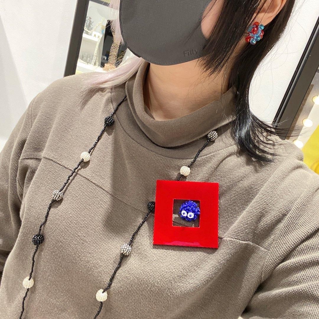 ブローチ【meets bonpon】かく〜ん(L) brooch RED - designsix