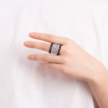 HEMMING RING WHITE BLACK