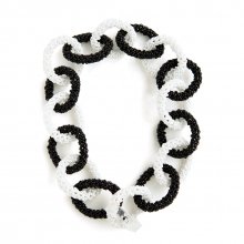 <img class='new_mark_img1' src='https://img.shop-pro.jp/img/new/icons8.gif' style='border:none;display:inline;margin:0px;padding:0px;width:auto;' />LARGE BE CHAIN NECKLACE BLACK WHITE