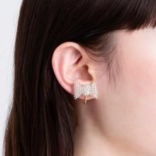 <img class='new_mark_img1' src='https://img.shop-pro.jp/img/new/icons8.gif' style='border:none;display:inline;margin:0px;padding:0px;width:auto;' />RIBBON EARRING SILVER