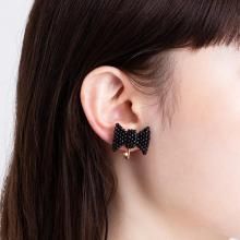 <img class='new_mark_img1' src='https://img.shop-pro.jp/img/new/icons8.gif' style='border:none;display:inline;margin:0px;padding:0px;width:auto;' />RIBBON EARRING BLACK