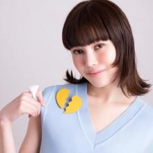<img class='new_mark_img1' src='https://img.shop-pro.jp/img/new/icons8.gif' style='border:none;display:inline;margin:0px;padding:0px;width:auto;' />PUZZLE HEART BROOCH MUSTARD