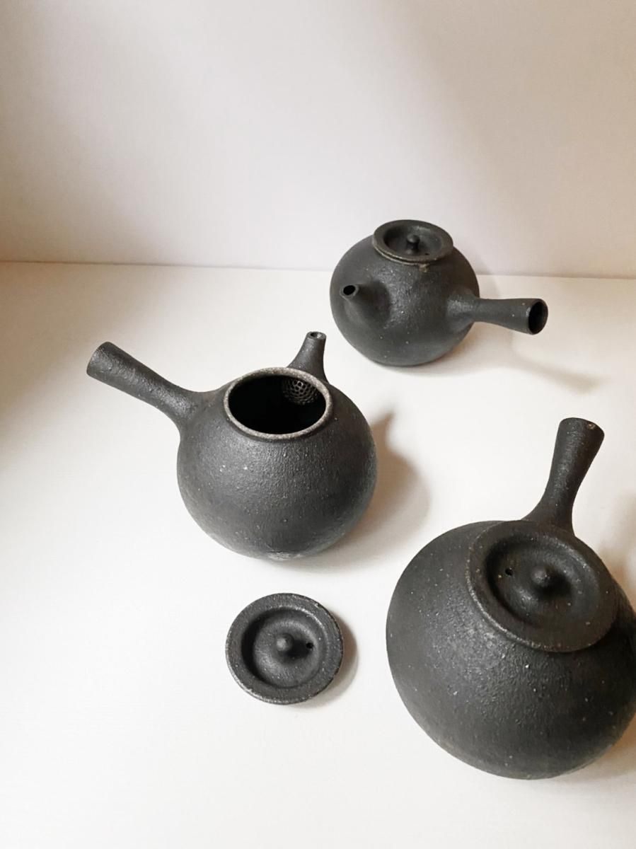 黒 急須／ 角掛政志 - 木と根 kitone