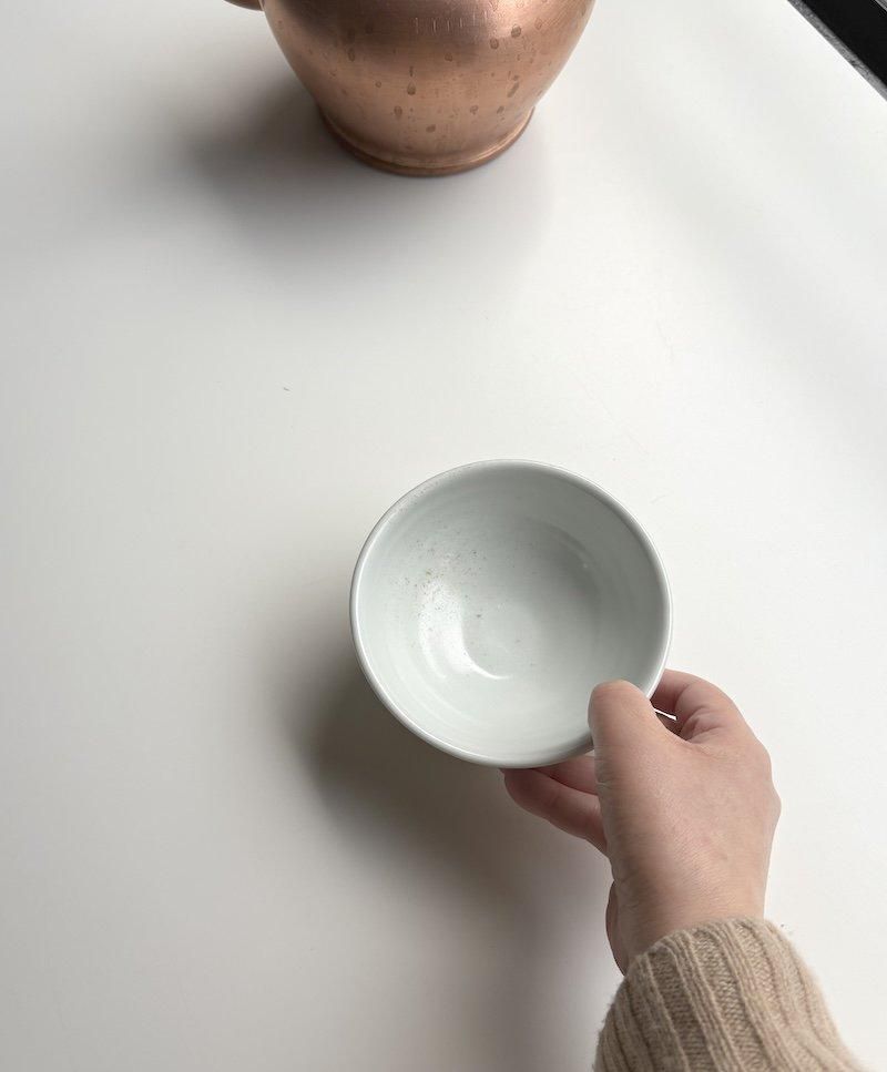 大清雍正年製　白磁茶碗2点　口径約7㎝　東Y7-0825⭐︎2Fタコヒ 大清雍正年製 白磁茶碗2点 口径約7㎝ 東Y7-0825