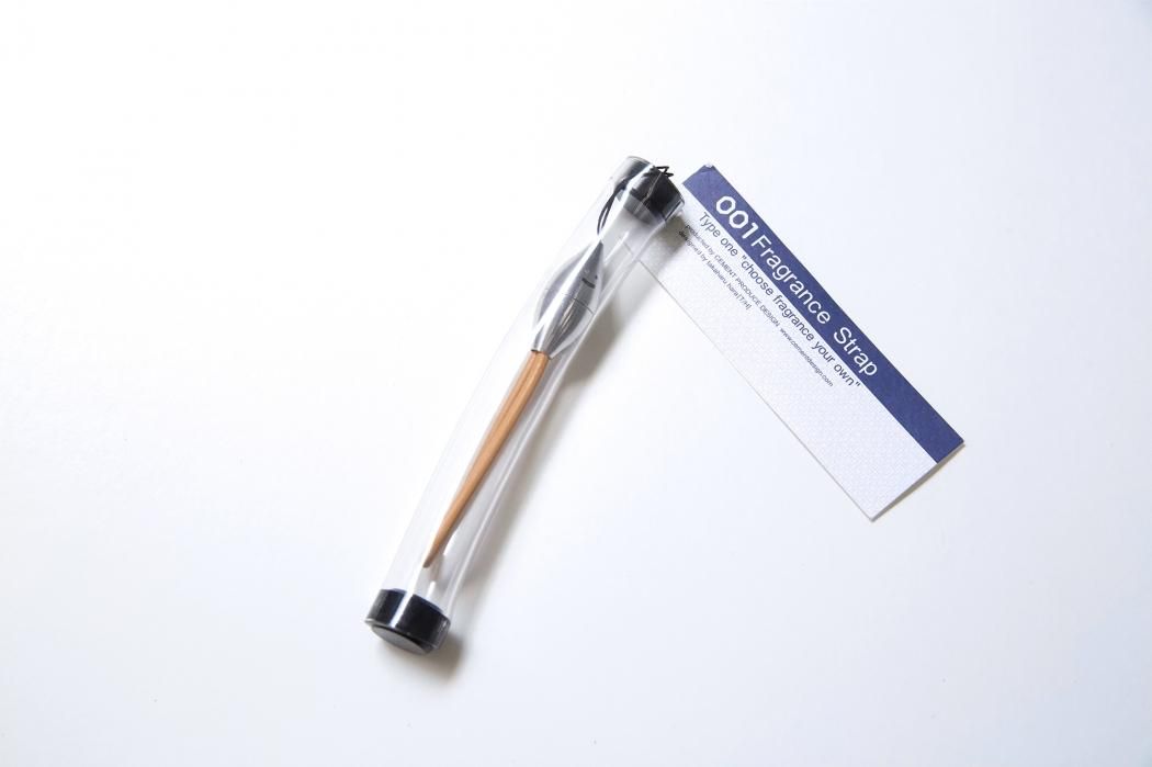 アロマ香るカプセル型ストラップ / Fragrance Strap smile