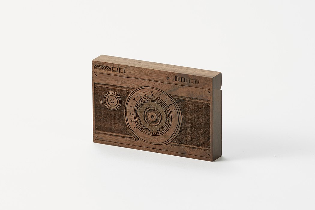 カードを入れる小さな家具 / 木製カードケース Card Chest（カードチェスト） / camera