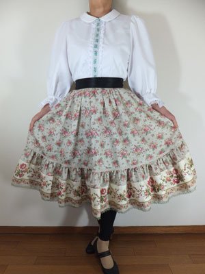 フォークダンス衣装◇裾回り4ｍレトロな花柄２段ティアードスカート