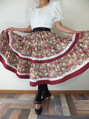 フォークダンス衣装◇野ばらのお花畑三段ティアードスカート（エンジ 