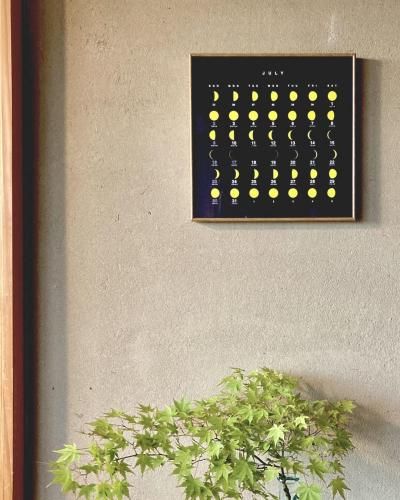 <img class='new_mark_img1' src='https://img.shop-pro.jp/img/new/icons1.gif' style='border:none;display:inline;margin:0px;padding:0px;width:auto;' />nomado MOON CALENDAR 2026