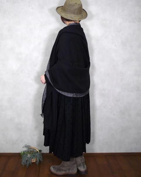 maison de soil Wool Silk Big Selvedge Stole