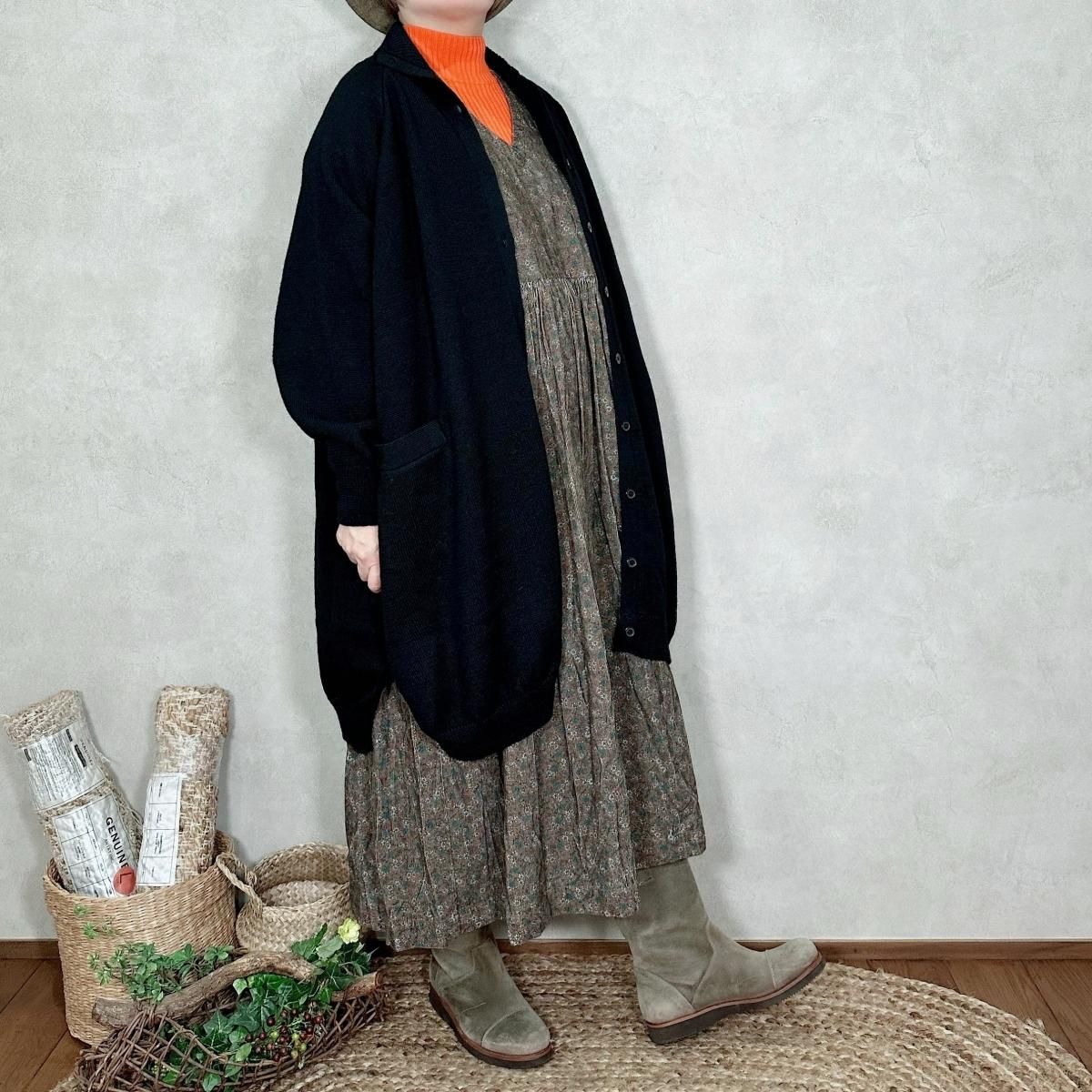 <img class='new_mark_img1' src='https://img.shop-pro.jp/img/new/icons11.gif' style='border:none;display:inline;margin:0px;padding:0px;width:auto;' />soil / GNSL22703 Wool Turtle Neck Button Long Cardigan