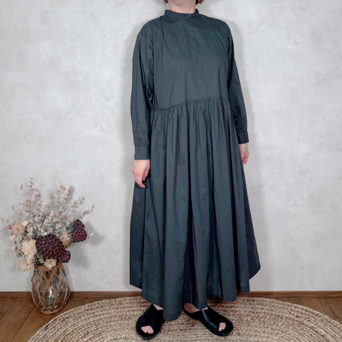 <img class='new_mark_img1' src='https://img.shop-pro.jp/img/new/icons11.gif' style='border:none;display:inline;margin:0px;padding:0px;width:auto;' />maison de soil ᥾ɥ/ NMDS25524 Organic Cambric Back Opening Stand Collar Dress