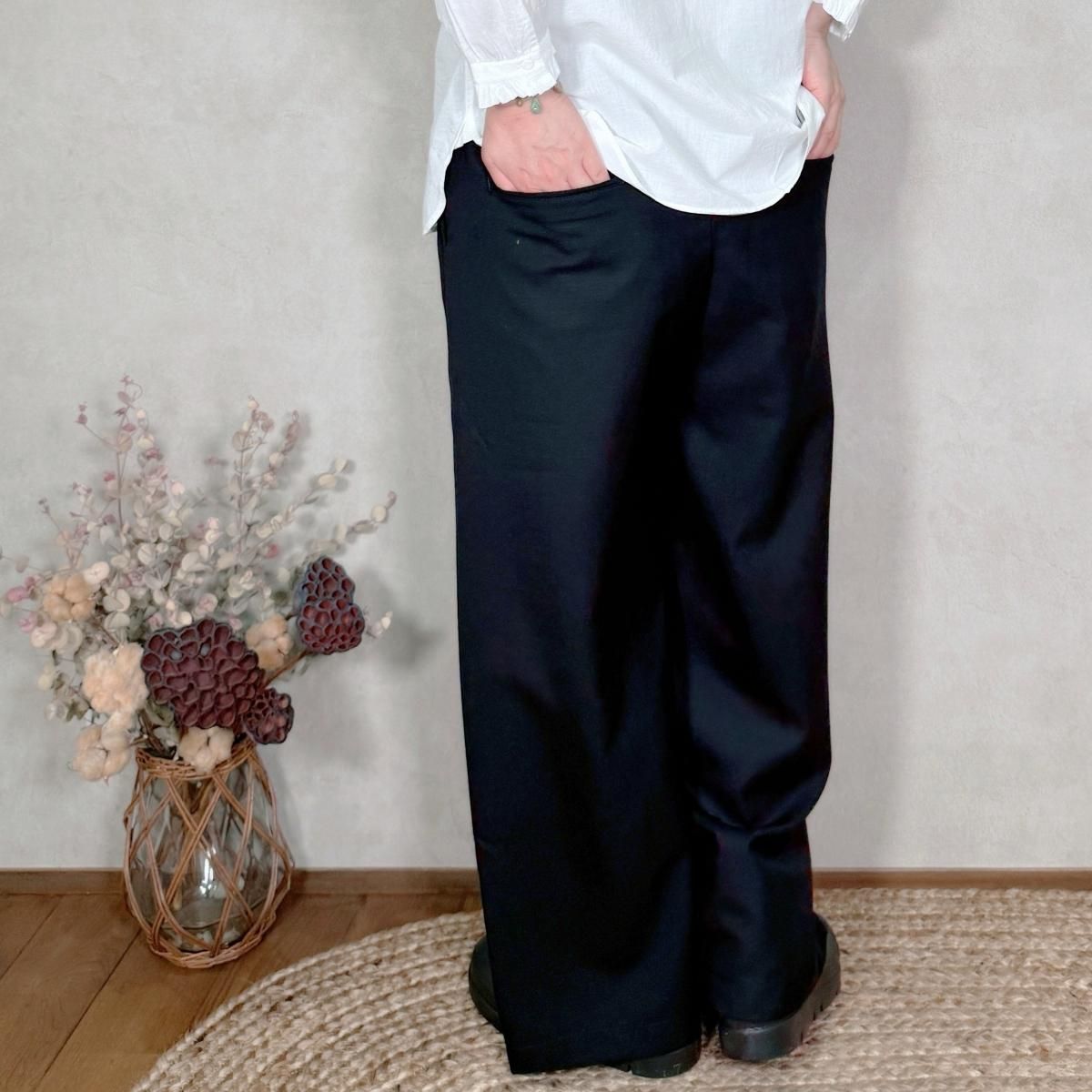 <img class='new_mark_img1' src='https://img.shop-pro.jp/img/new/icons11.gif' style='border:none;display:inline;margin:0px;padding:0px;width:auto;' />maison de soil ᥾ɥ/ GNMDS2502WS Wool 2Tuck Wide Easy Pants