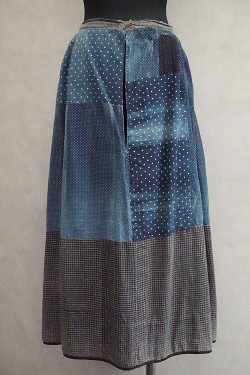 early 20th c. patched indigo skirt - フレンチ・ヴィンテージ アンティーク古着「Mindbenders